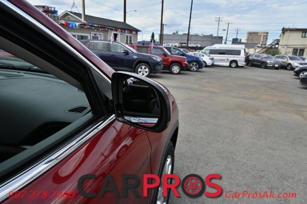 2014 Jeep Cherokee Limited - 3.2L V6 - Automatic - 4X4 - Heated Leather Seats - Remote Start - Navigation - Panoramic Sunroof - Tow Package Anchorage AK