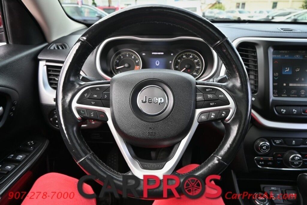 2014 Jeep Cherokee Limited - 3.2L V6 - Automatic - 4X4 - Heated Leather Seats - Remote Start - Navigation - Panoramic Sunroof - Tow Package Anchorage AK