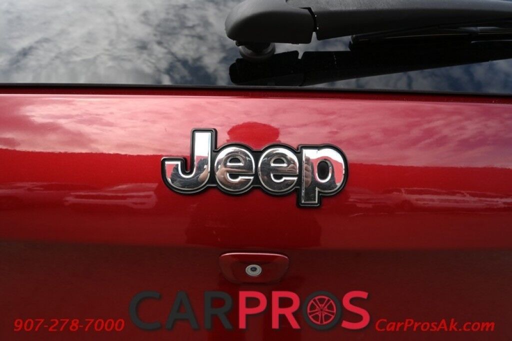 2014 Jeep Cherokee Limited - 3.2L V6 - Automatic - 4X4 - Heated Leather Seats - Remote Start - Navigation - Panoramic Sunroof - Tow Package Anchorage AK