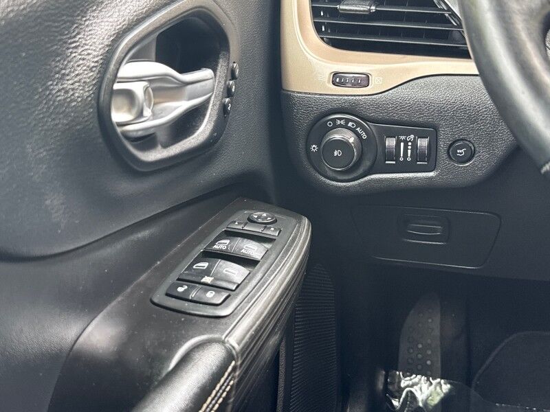 2014 Jeep Cherokee Limited AWD/4WD w/ Technology Group Arlington VA