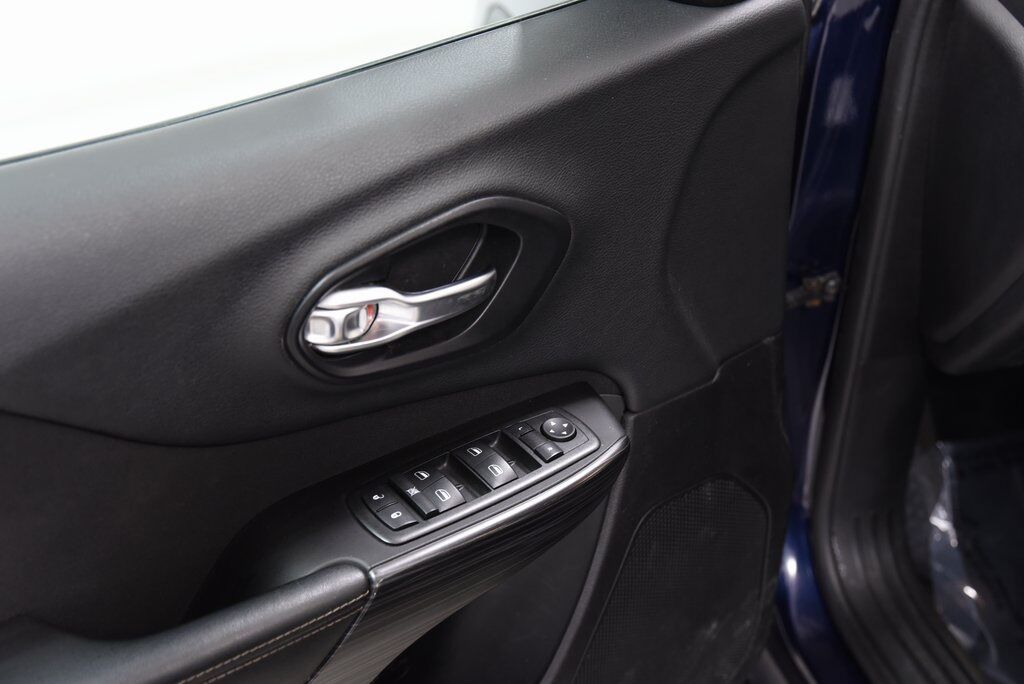 2014 Jeep Cherokee Sport Akron OH