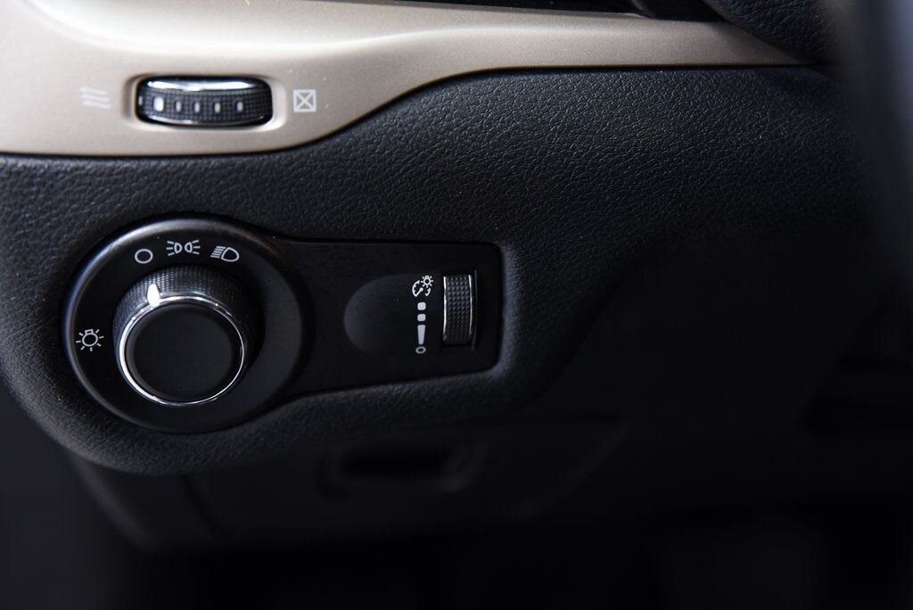 2014 Jeep Cherokee Sport Akron OH