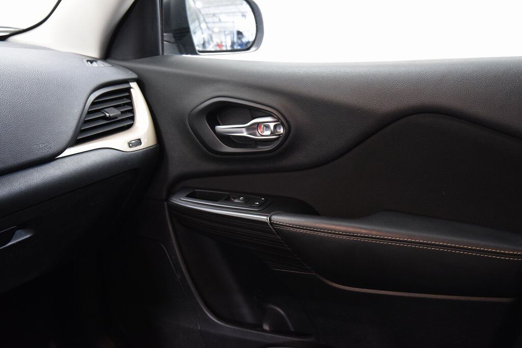 2014 Jeep Cherokee Sport Akron OH