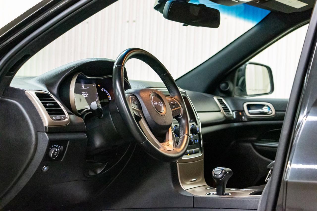 2014 Jeep Grand Cherokee 4x4 Laredo Red Deer AB