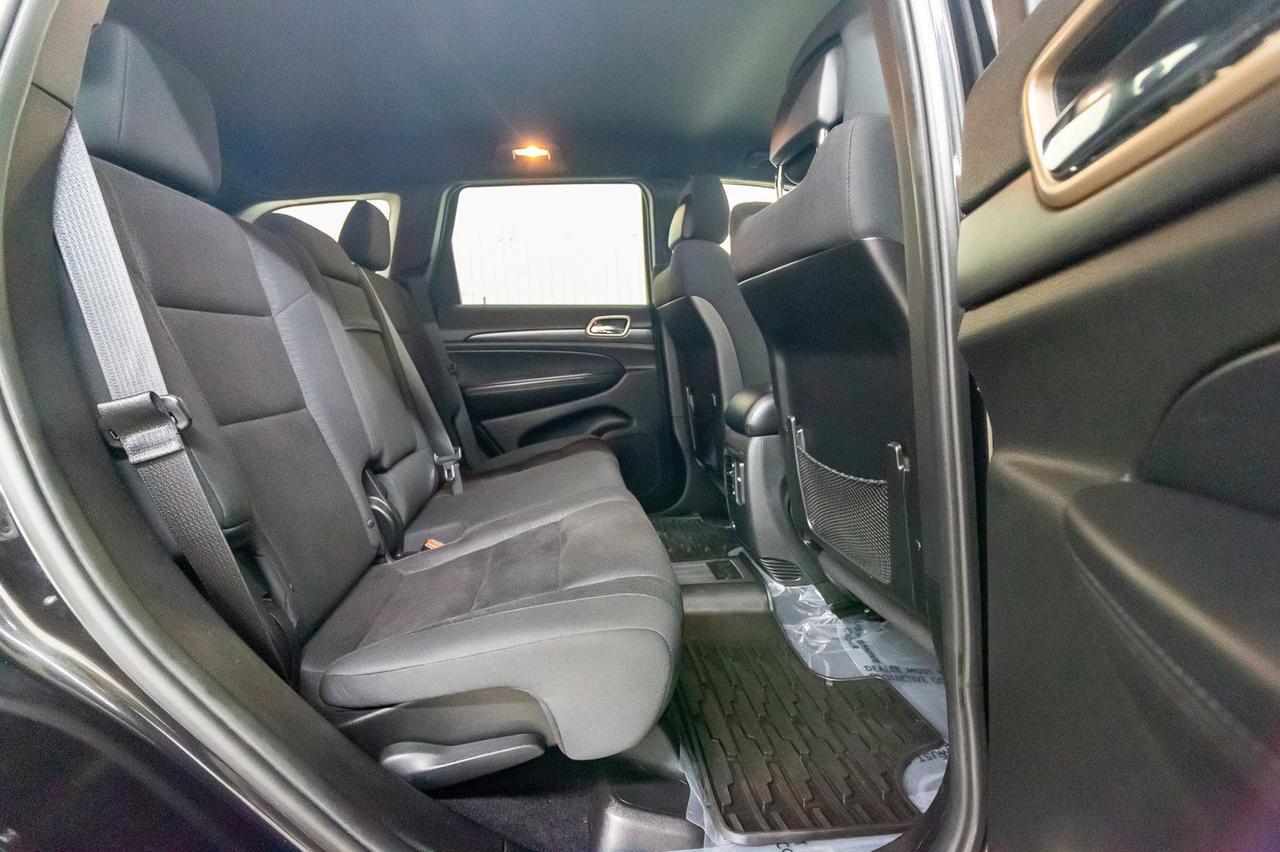 2014 Jeep Grand Cherokee 4x4 Laredo Red Deer AB