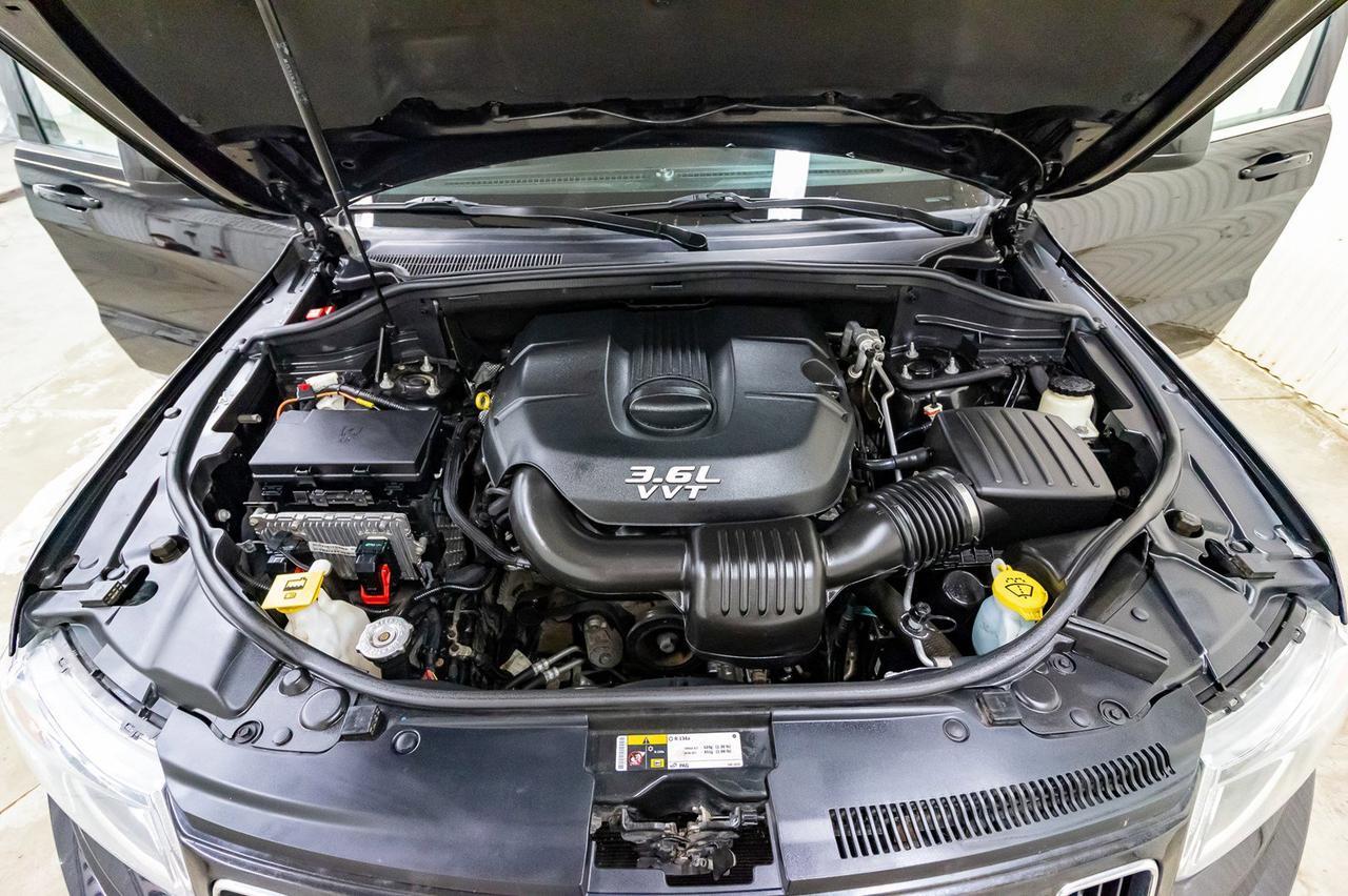 2014 Jeep Grand Cherokee 4x4 Laredo Red Deer AB