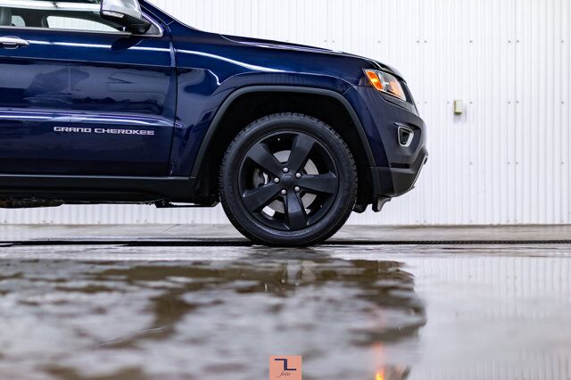 2014 Jeep Grand Cherokee 4x4 Limited HEMI Leather Roof Nav Red Deer AB