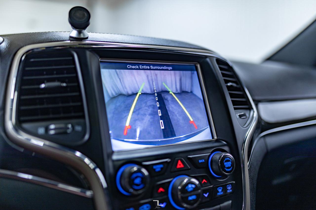 2014 Jeep Grand Cherokee 4x4 Overland HEMI Leather Roof Nav BCam Red Deer AB