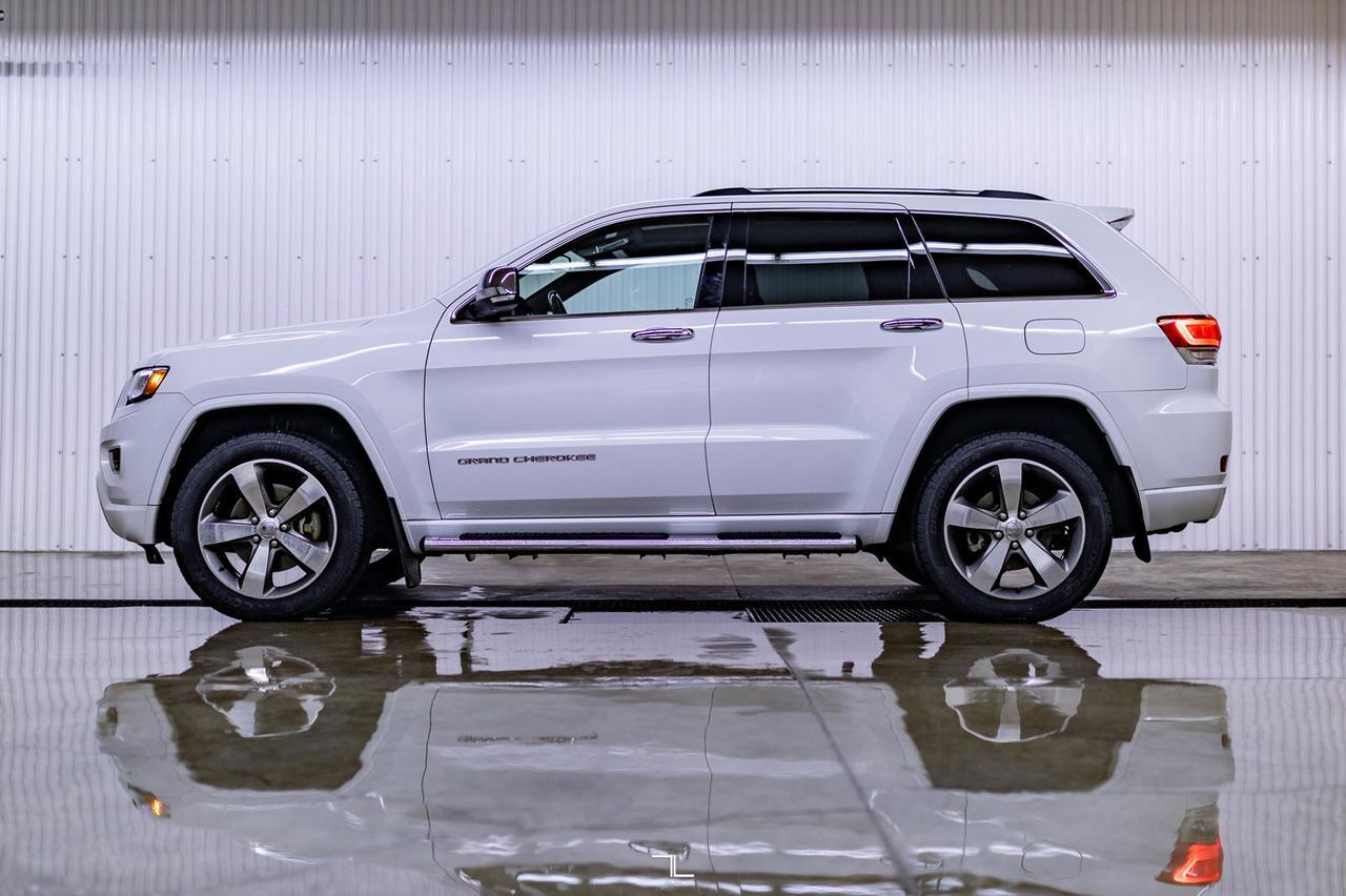 2014 Jeep Grand Cherokee 4x4 Overland HEMI Leather Roof Nav BCam Red Deer AB