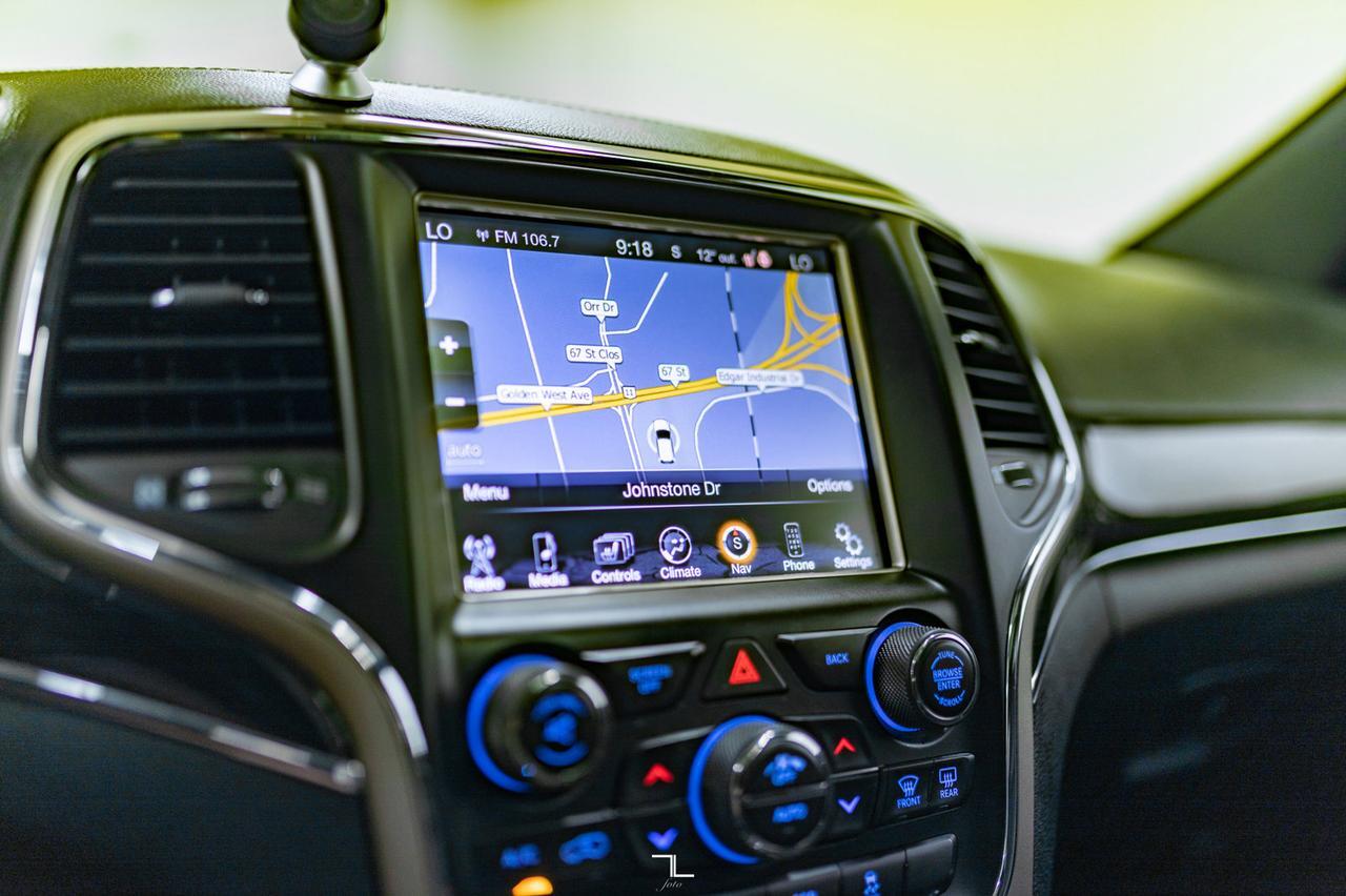 2014 Jeep Grand Cherokee 4x4 Overland HEMI Leather Roof Nav BCam Red Deer AB