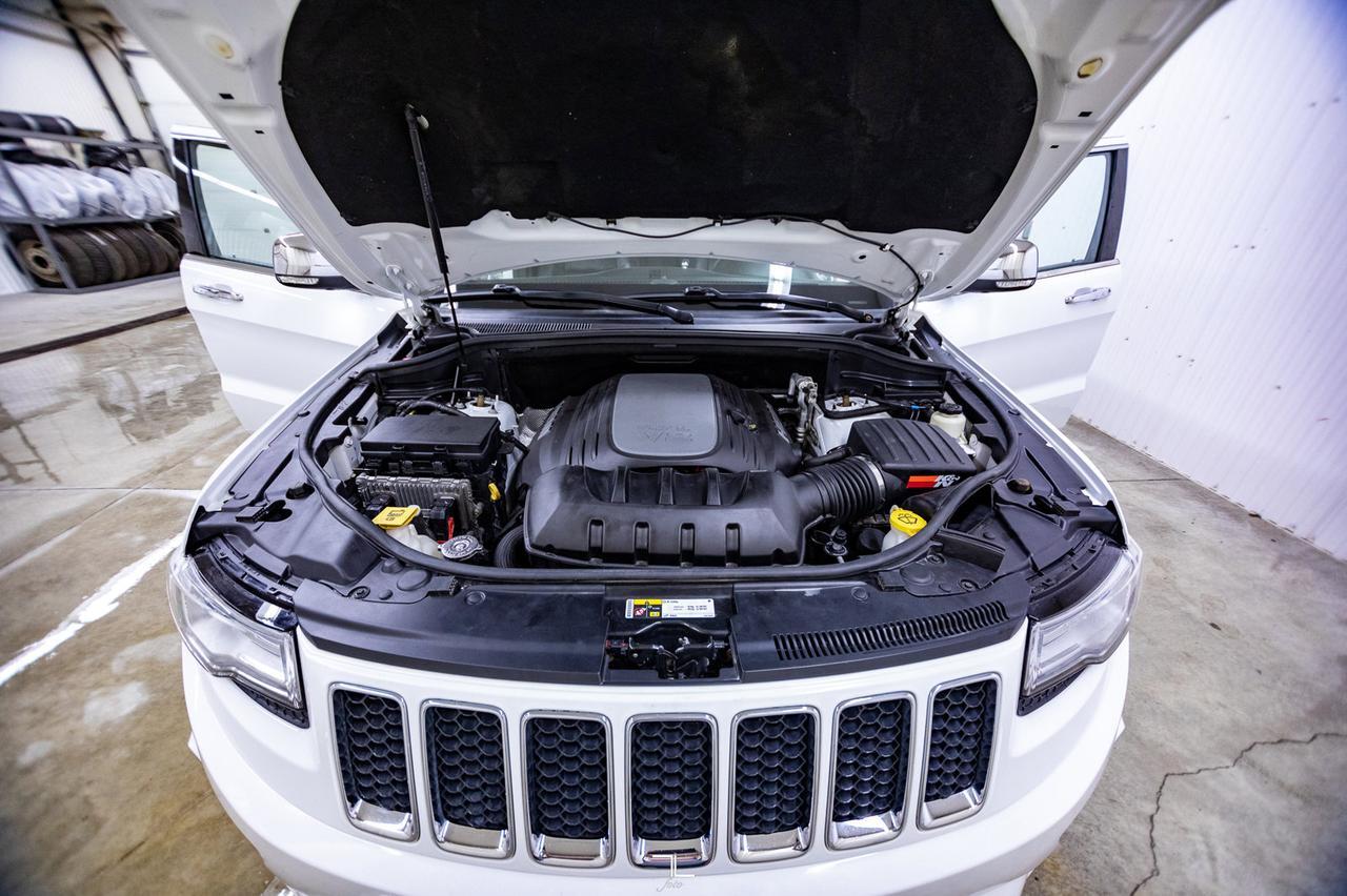 2014 Jeep Grand Cherokee 4x4 Overland HEMI Leather Roof Nav BCam Red Deer AB