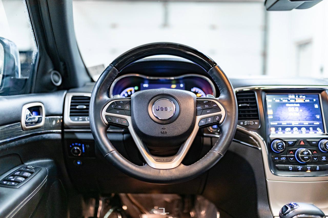 2014 Jeep Grand Cherokee 4x4 Overland Leather Roof Nav Red Deer AB