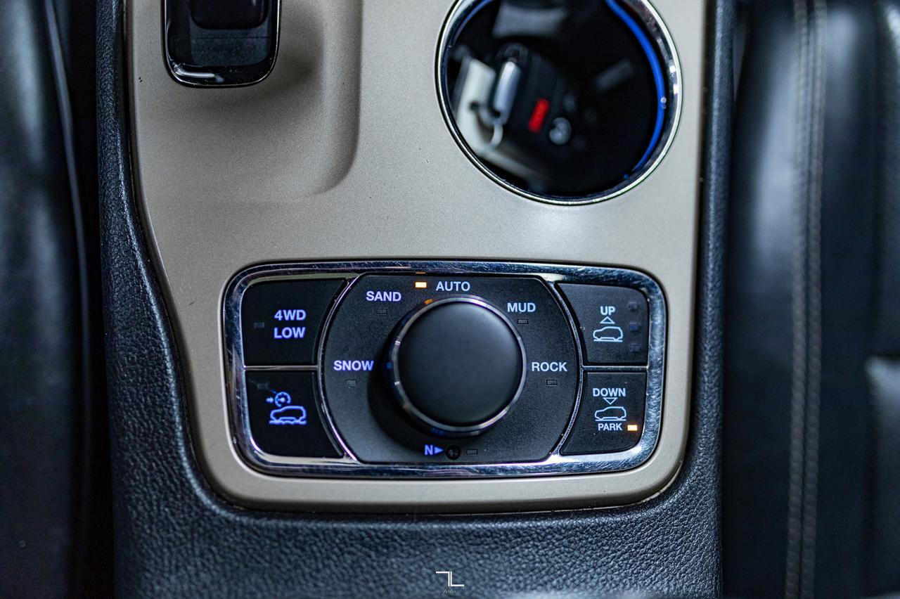 2014 Jeep Grand Cherokee 4x4 Overland Leather Roof Nav Red Deer AB