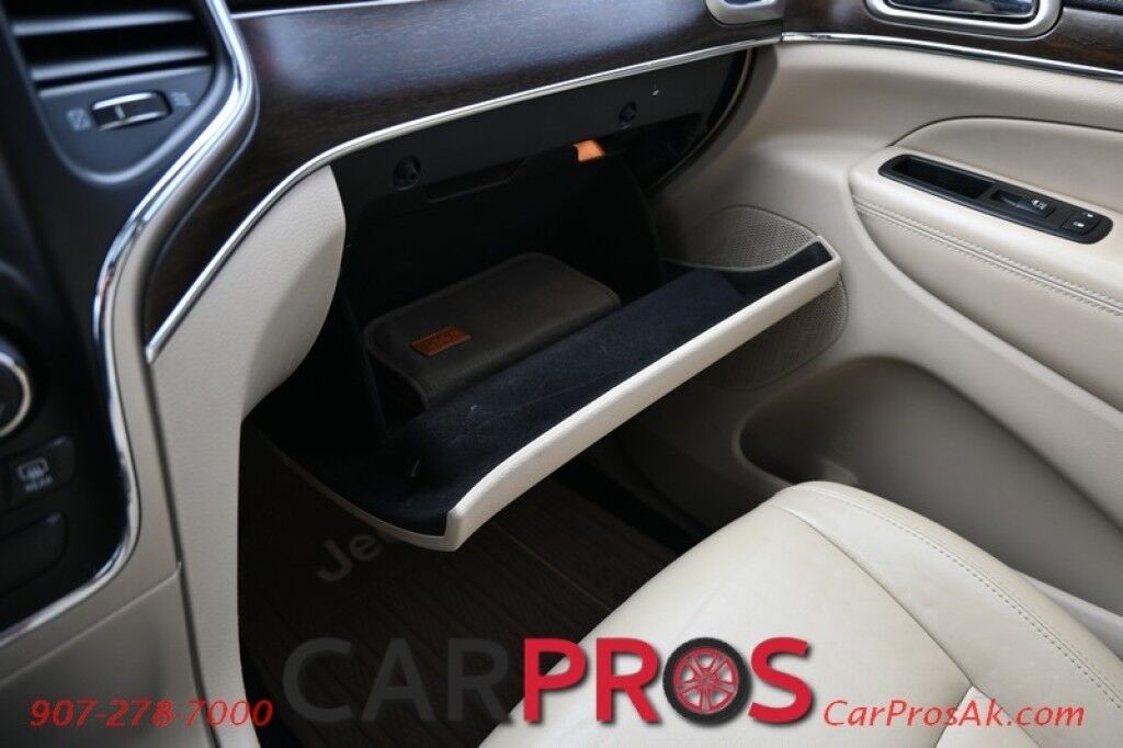 2014 Jeep Grand Cherokee Limited - 4X4 - Front & Rear Heated Leather Seats - Heated Steering Wheel - Sunroof - Remote Start - Power Liftgate - Fog Lights - Bluetooth - Backup Camera Anchorage AK