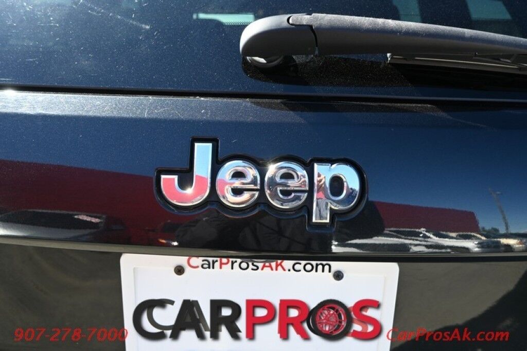 2014 Jeep Grand Cherokee Summit - 5.7 V8 - Automatic - 4X4 - Front Leather Heated/Cooled Seats - Heated Steering Wheel - Rear Heated Seats - Navigation - Bluetooth - Backup Camera - Remote Start - Panoramic Moonroof - Tow Package Anchorage AK