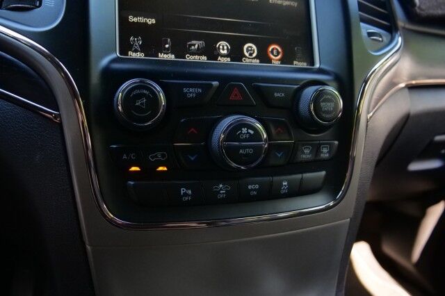 2014 Jeep Grand Cherokee Summit / 4WD / 5.7L V8 / Rear Entertainment! High Point NC