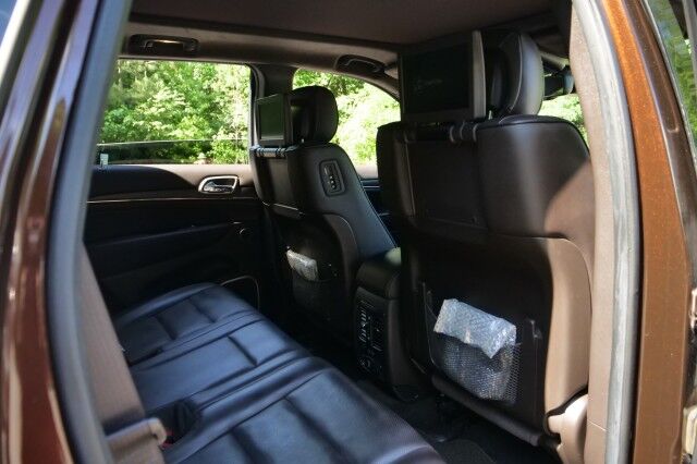 2014 Jeep Grand Cherokee Summit / 4WD / 5.7L V8 / Rear Entertainment! High Point NC