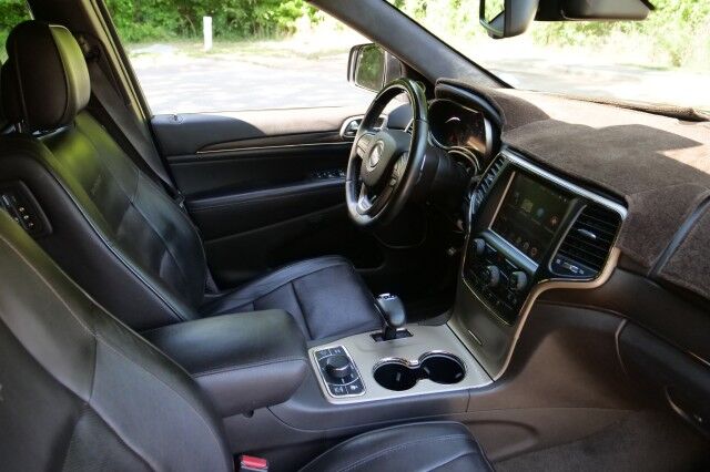 2014 Jeep Grand Cherokee Summit / 4WD / 5.7L V8 / Rear Entertainment! High Point NC