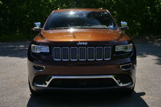 2014 Jeep Grand Cherokee Summit / 4WD / 5.7L V8 / Rear Entertainment! High Point NC