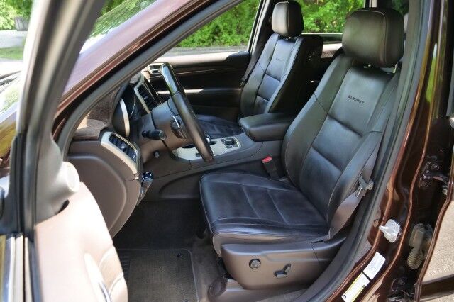 2014 Jeep Grand Cherokee Summit / 4WD / 5.7L V8 / Rear Entertainment! High Point NC