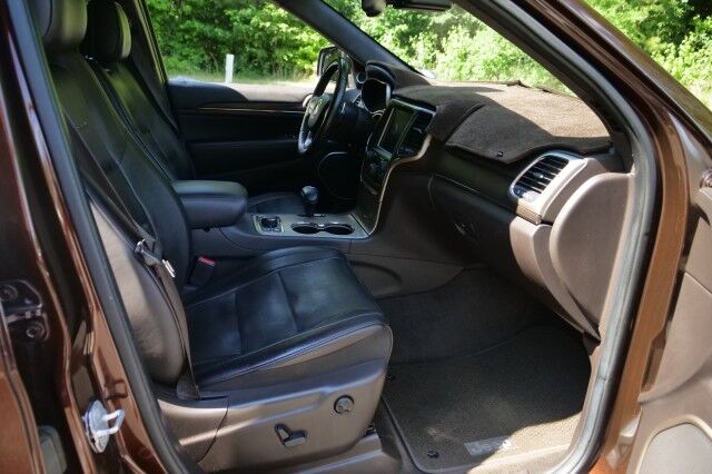 2014 Jeep Grand Cherokee Summit / 4WD / 5.7L V8 / Rear Entertainment! High Point NC