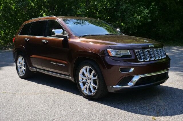 2014 Jeep Grand Cherokee Summit / 4WD / 5.7L V8 / Rear Entertainment! High Point NC
