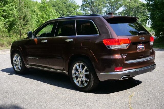 2014 Jeep Grand Cherokee Summit / 4WD / 5.7L V8 / Rear Entertainment! High Point NC