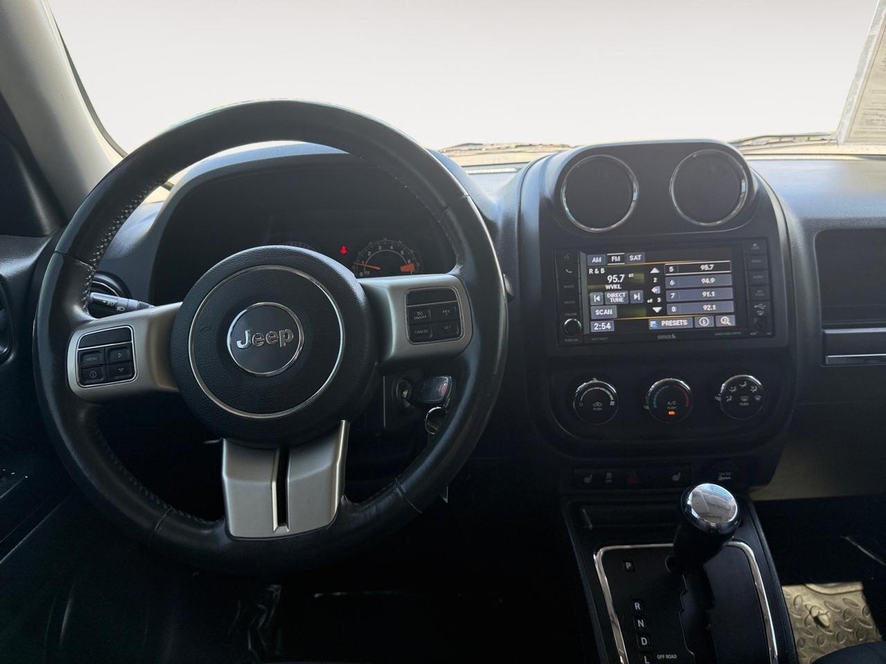 2014 Jeep Patriot Latitude, HEATED SEATS, SUNROOF, BLUETOOTH, POWER/HEATED MIRRORS, UNIVERSAL GARAGE DOOR OPENER, KEYLESS ENTRY, COME AND TEST DRIVE THIS JEEP PATRIOT TODAY! Norfolk VA