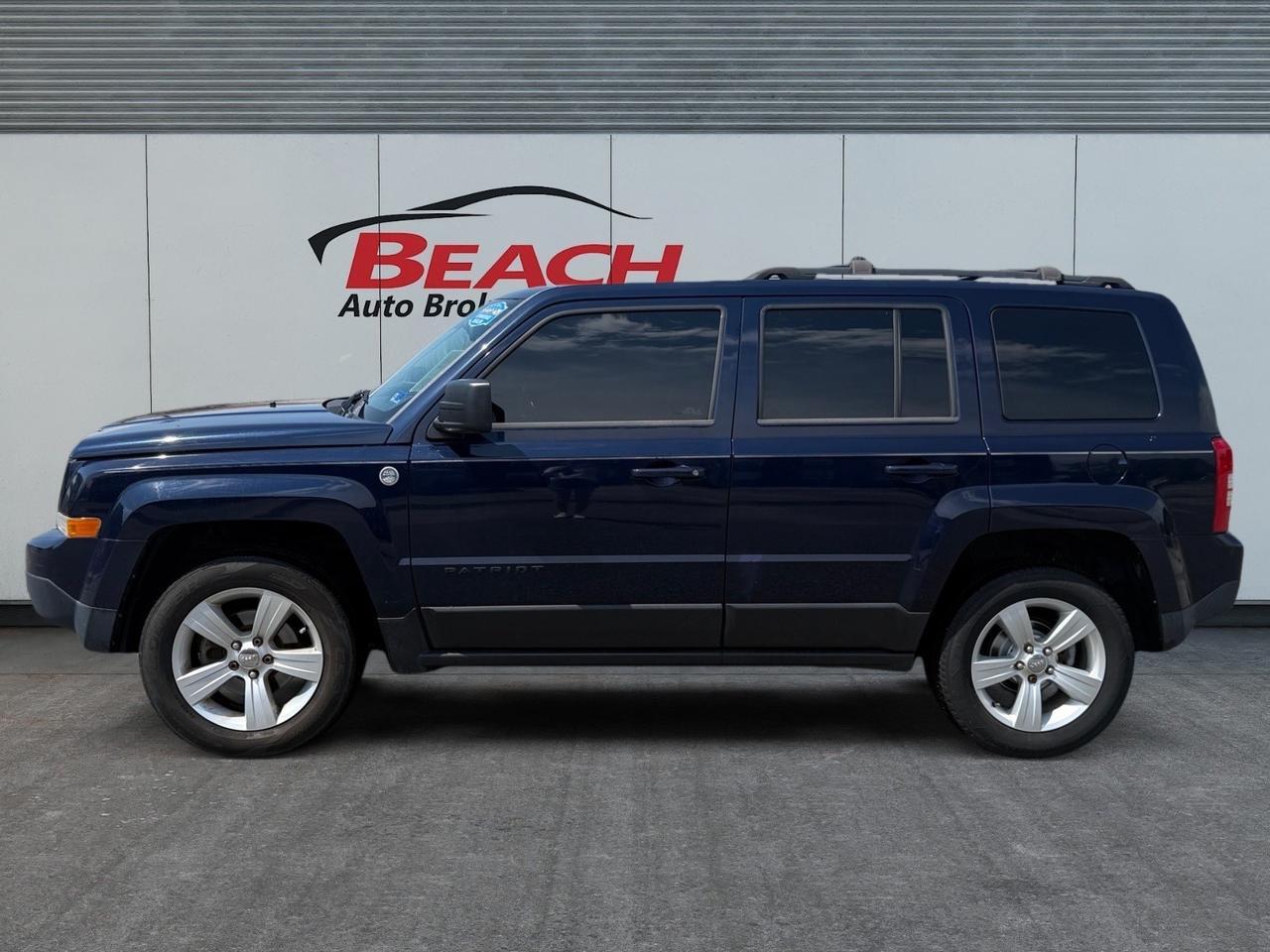 2014 Jeep Patriot Latitude, HEATED SEATS, SUNROOF, BLUETOOTH, POWER/HEATED MIRRORS, UNIVERSAL GARAGE DOOR OPENER, KEYLESS ENTRY, COME AND TEST DRIVE THIS JEEP PATRIOT TODAY! Norfolk VA