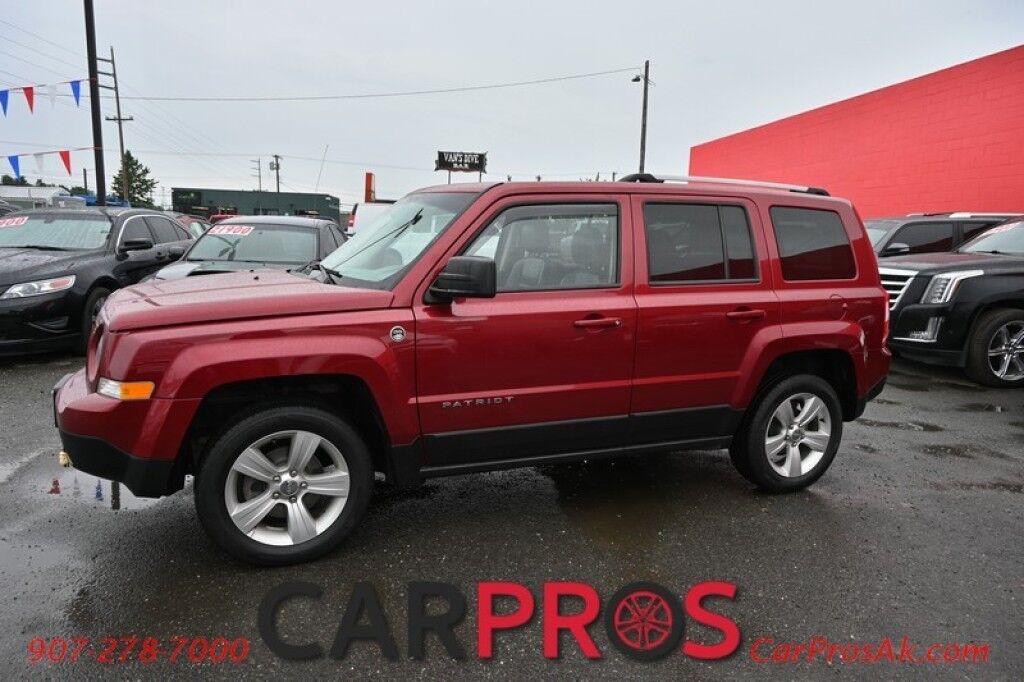 2014 Jeep Patriot Limited - 4X4 - Automatic - Boston Acoustic Sound System - Auto Start - Heated Leather Bucket Seats - Sunroof - Navigation - Bluetooth - uConnect Voice Command - Air Conditioning - Engine Block Heater