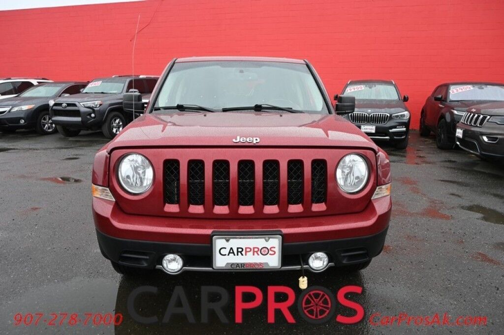 2014 Jeep Patriot Limited - 4X4 - Automatic - Boston Acoustic Sound System - Auto Start - Heated Leather Bucket Seats - Sunroof - Navigation - Bluetooth - uConnect Voice Command - Air Conditioning - Engine Block Heater