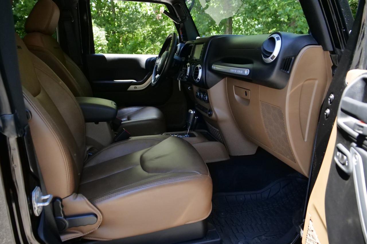 2014 Jeep Wrangler Rubicon 4X4 / Upgrades / Power Convenience Group! Lincolnton NC