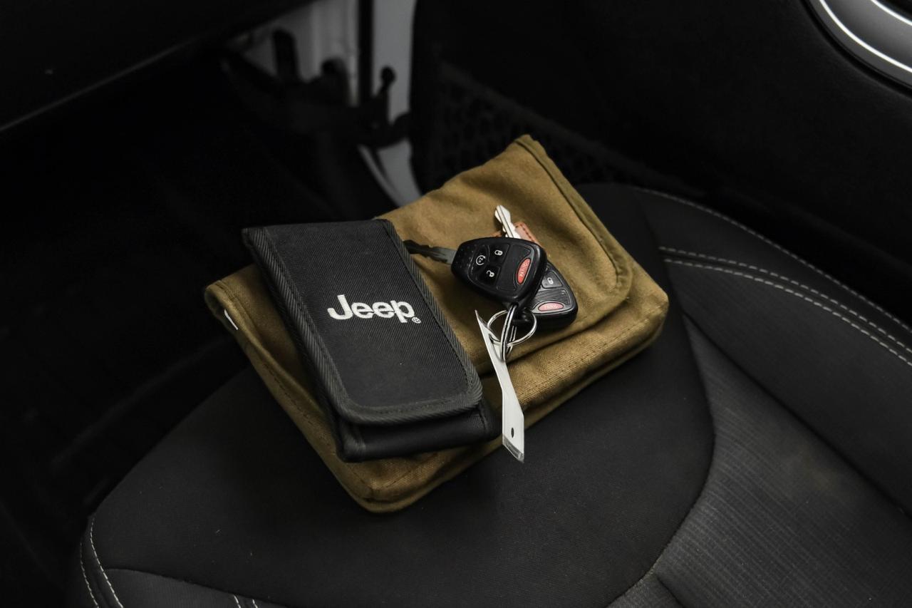 2014 Jeep Wrangler UNLIMITED SAHARA 4WD AUTOMATIC HARD TOP CONVERTIBLE NAVIGATION CRUISE CONTROL Carrollton TX