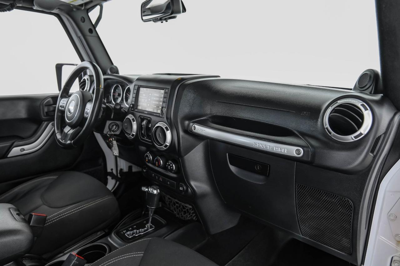 2014 Jeep Wrangler UNLIMITED SAHARA 4WD AUTOMATIC HARD TOP CONVERTIBLE NAVIGATION CRUISE CONTROL Carrollton TX