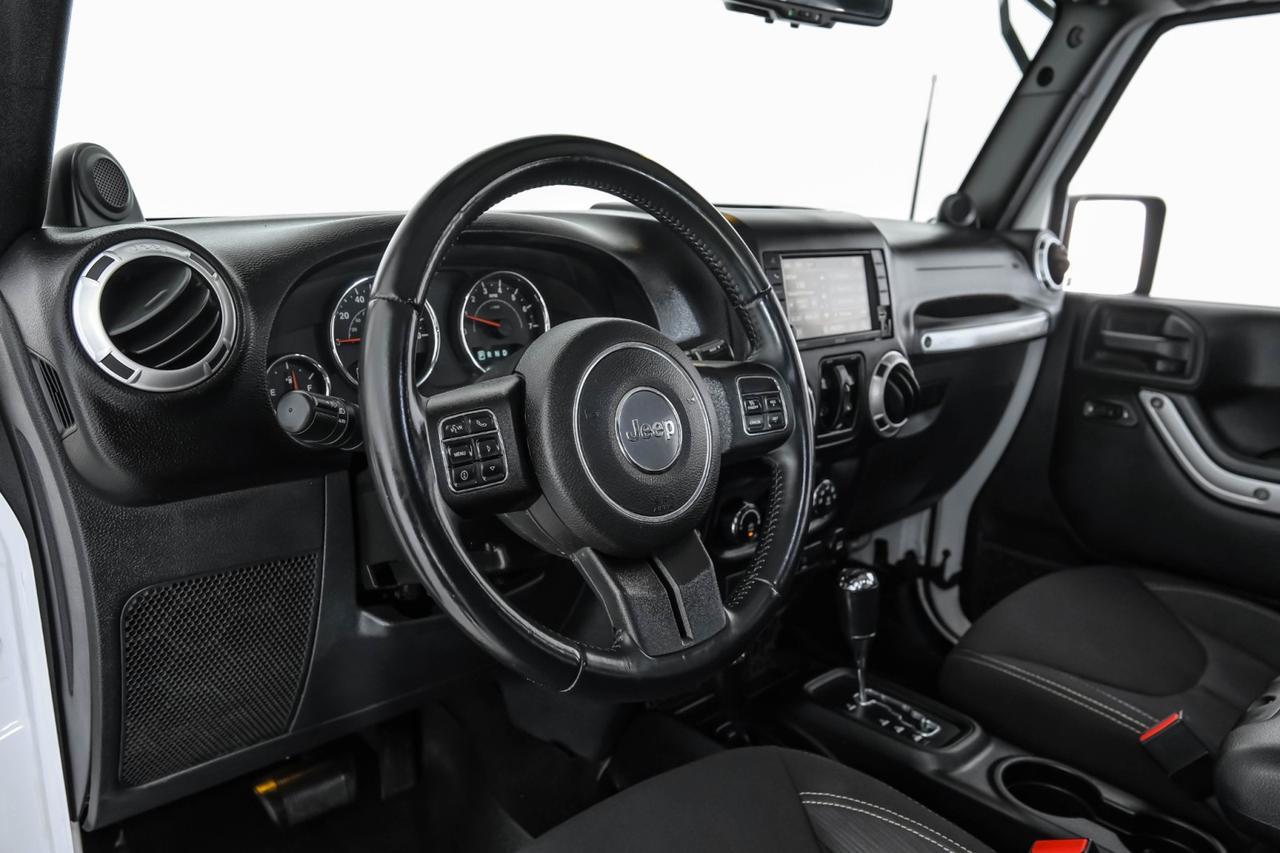 2014 Jeep Wrangler UNLIMITED SAHARA 4WD AUTOMATIC HARD TOP CONVERTIBLE NAVIGATION CRUISE CONTROL Carrollton TX