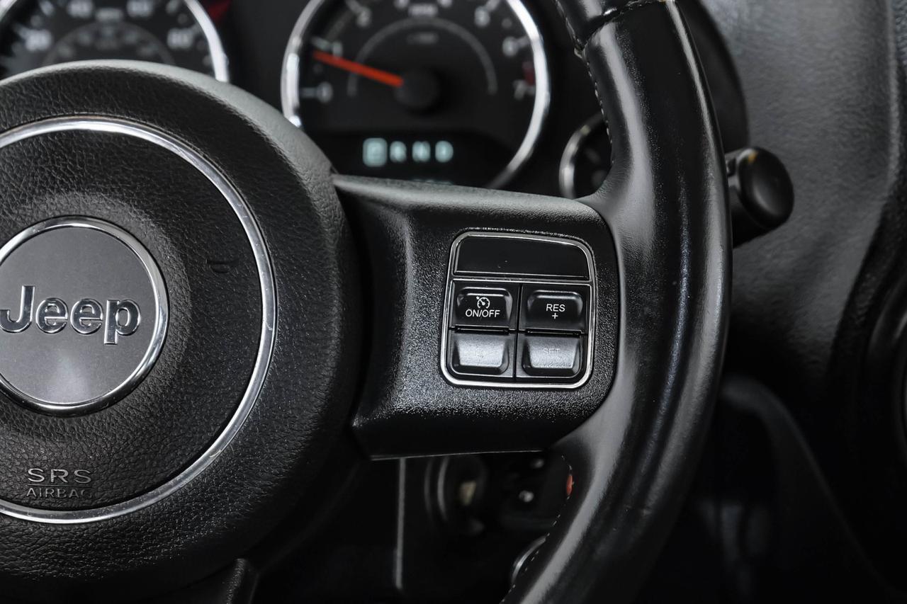 2014 Jeep Wrangler UNLIMITED SAHARA 4WD AUTOMATIC HARD TOP CONVERTIBLE NAVIGATION CRUISE CONTROL Carrollton TX