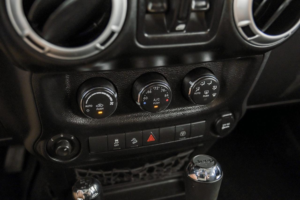 2014 Jeep Wrangler UNLIMITED SAHARA 4WD AUTOMATIC SOFT TOP CONVERTIBLE RUNNING BOARDS TOW HITCH Carrollton TX