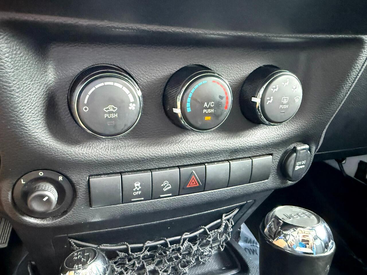 2014 Jeep Wrangler Unlimited 4WD 4dr Freedom Edition *Ltd Avail* Jacksonville FL