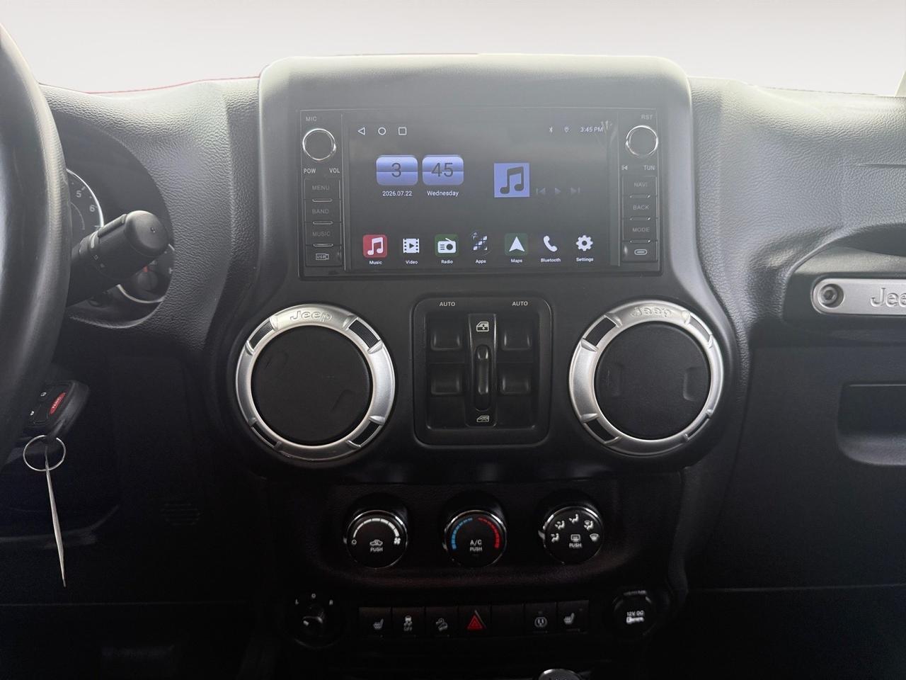 2014 Jeep Wrangler Unlimited Rubicon, HEATED SEATS, BLUETOOTH, RUNNING BOARDS, TOW PACKAGE, FENDER FLARES, POWER/HEATED MIRRORS, KEYLESS ENTRY, TOW HOOKS, LOW MILES, THIS JEEP IS READY FOR ITS NEXT ADVENTURE! Norfolk VA