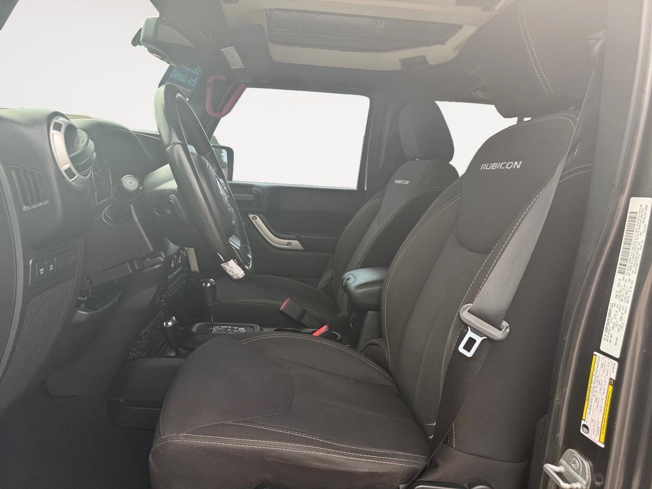 2014 Jeep Wrangler Unlimited Rubicon, HEATED SEATS, BLUETOOTH, RUNNING BOARDS, TOW PACKAGE, FENDER FLARES, POWER/HEATED MIRRORS, KEYLESS ENTRY, TOW HOOKS, LOW MILES, THIS JEEP IS READY FOR ITS NEXT ADVENTURE! Norfolk VA