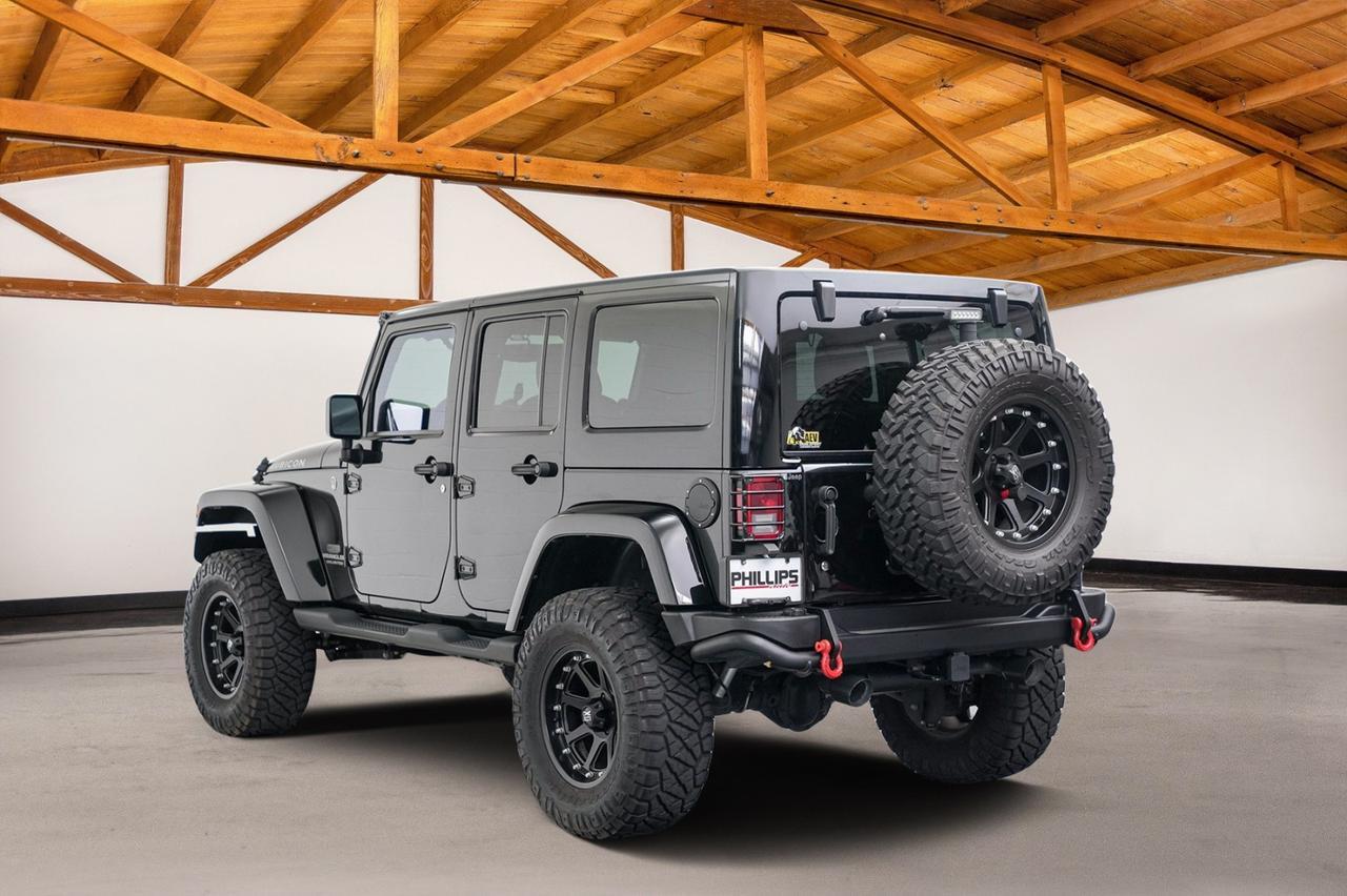 2014 Jeep Wrangler Unlimited Rubicon photo 3