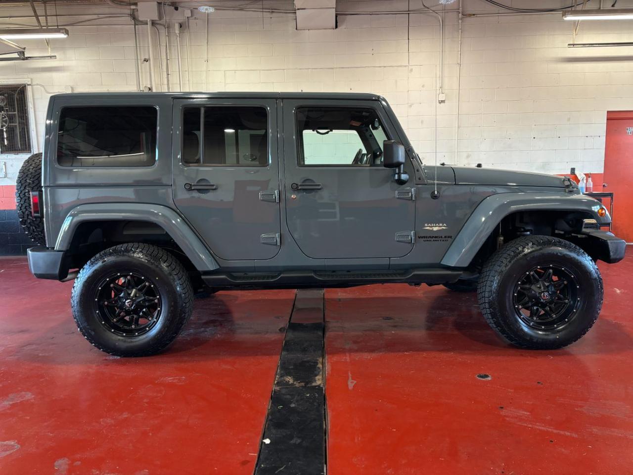 2014 Jeep Wrangler Unlimited Sahara Franklin OH