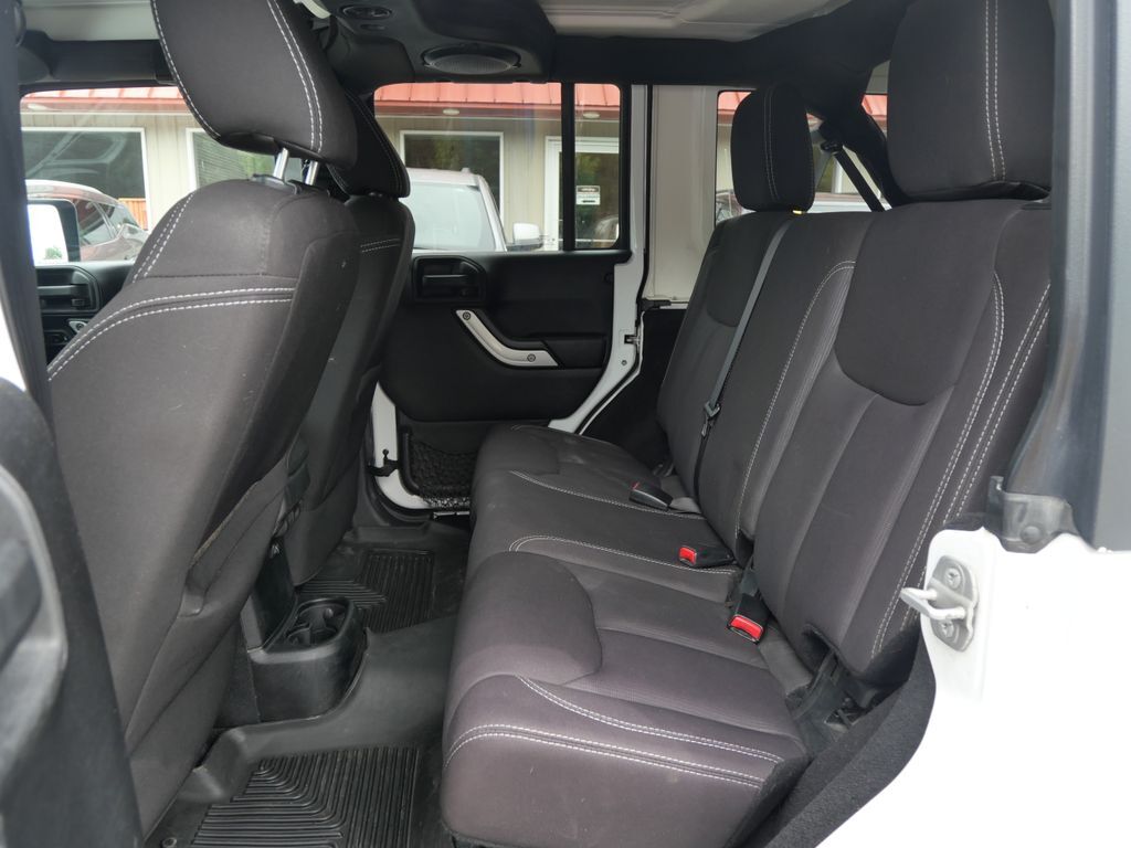 2014 Jeep Wrangler Unlimited Sahara Mt Pleasant MI