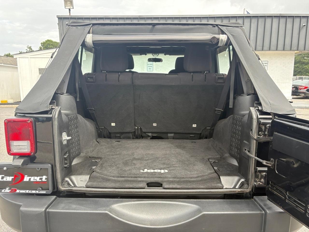 2014 Jeep Wrangler Unlimited Willys Wheeler, BLUETOOTH, SOFT TOP, BLUETOOTH, UCONNECT, FENDER FLARES, TOW PACKAGE, GET JEEPIN THIS SUMMER! Virginia Beach VA