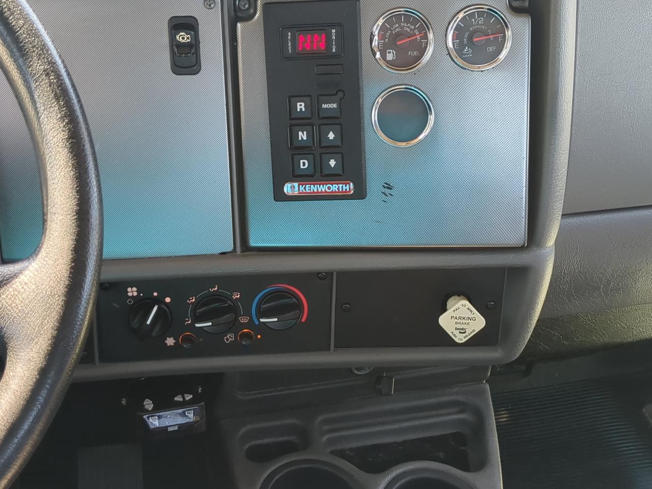 2014 Kenworth T3 Winder GA