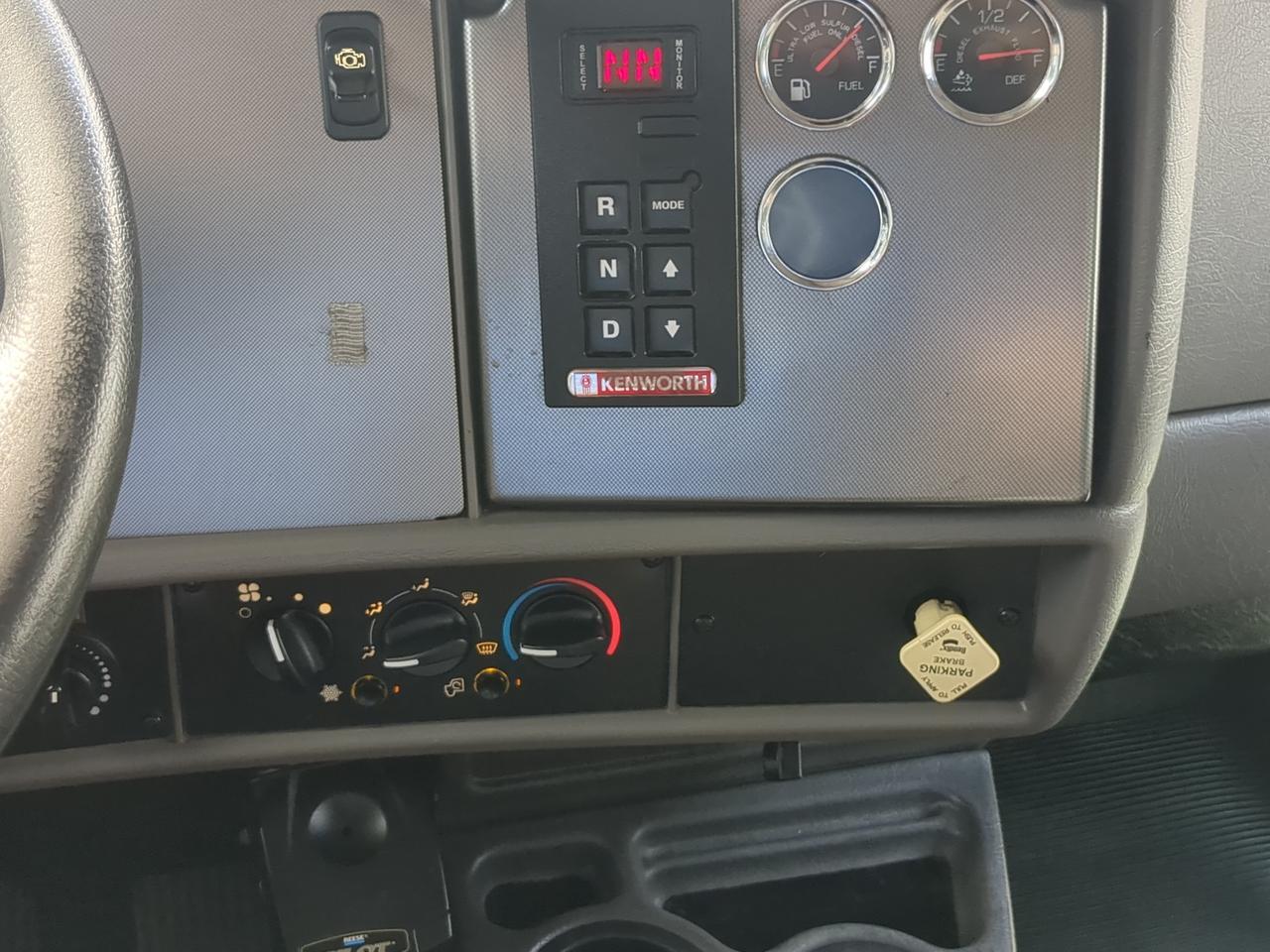 2014 Kenworth T3 Winder GA