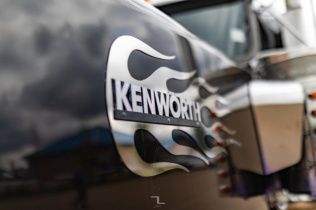 2014 Kenworth W-900 Tractor Sleeper Red Deer AB