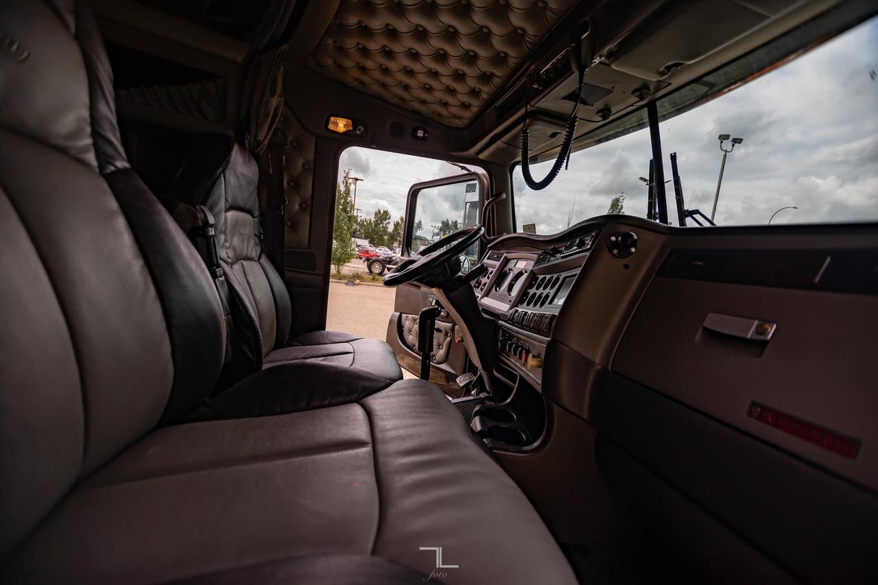 2014 Kenworth W-900 Tractor Sleeper Red Deer AB