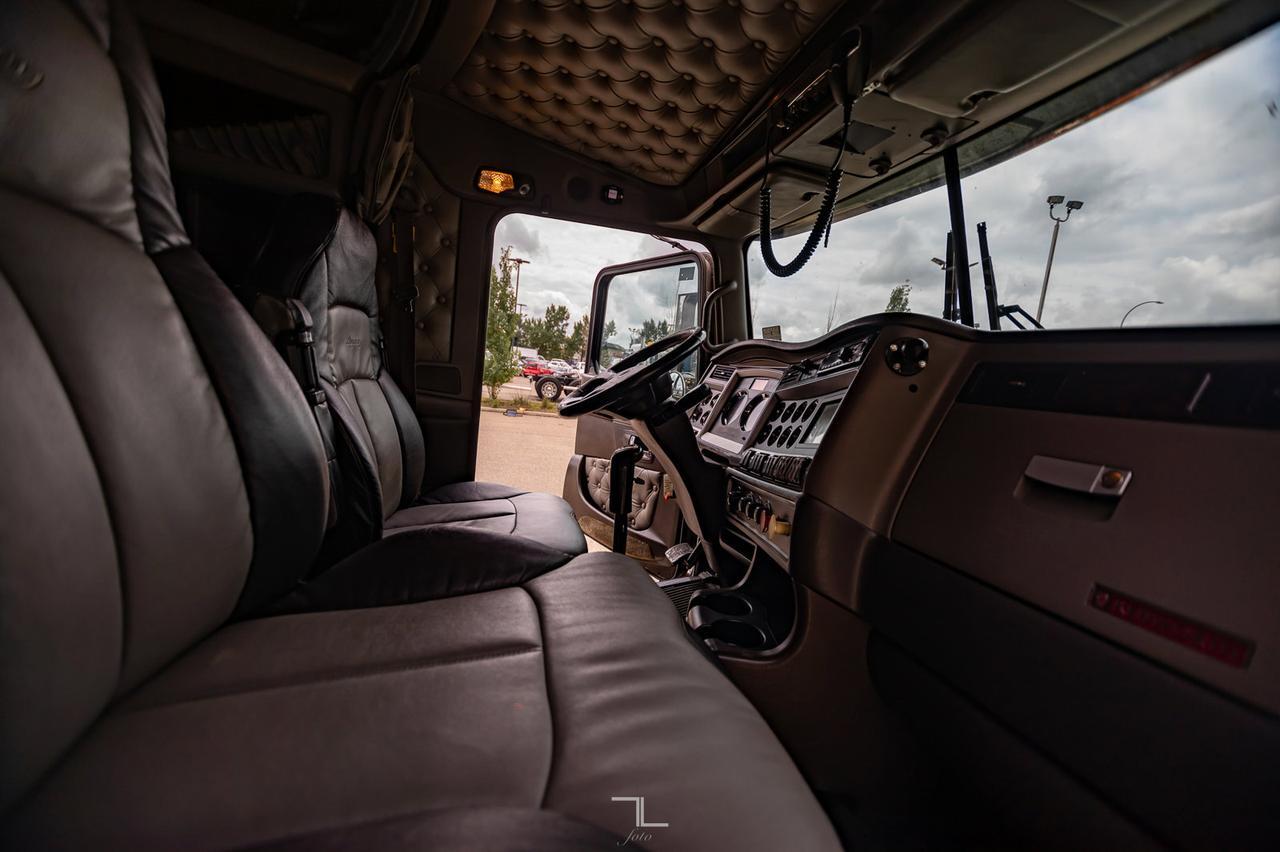 2014 Kenworth W-900 Tractor Sleeper Red Deer AB