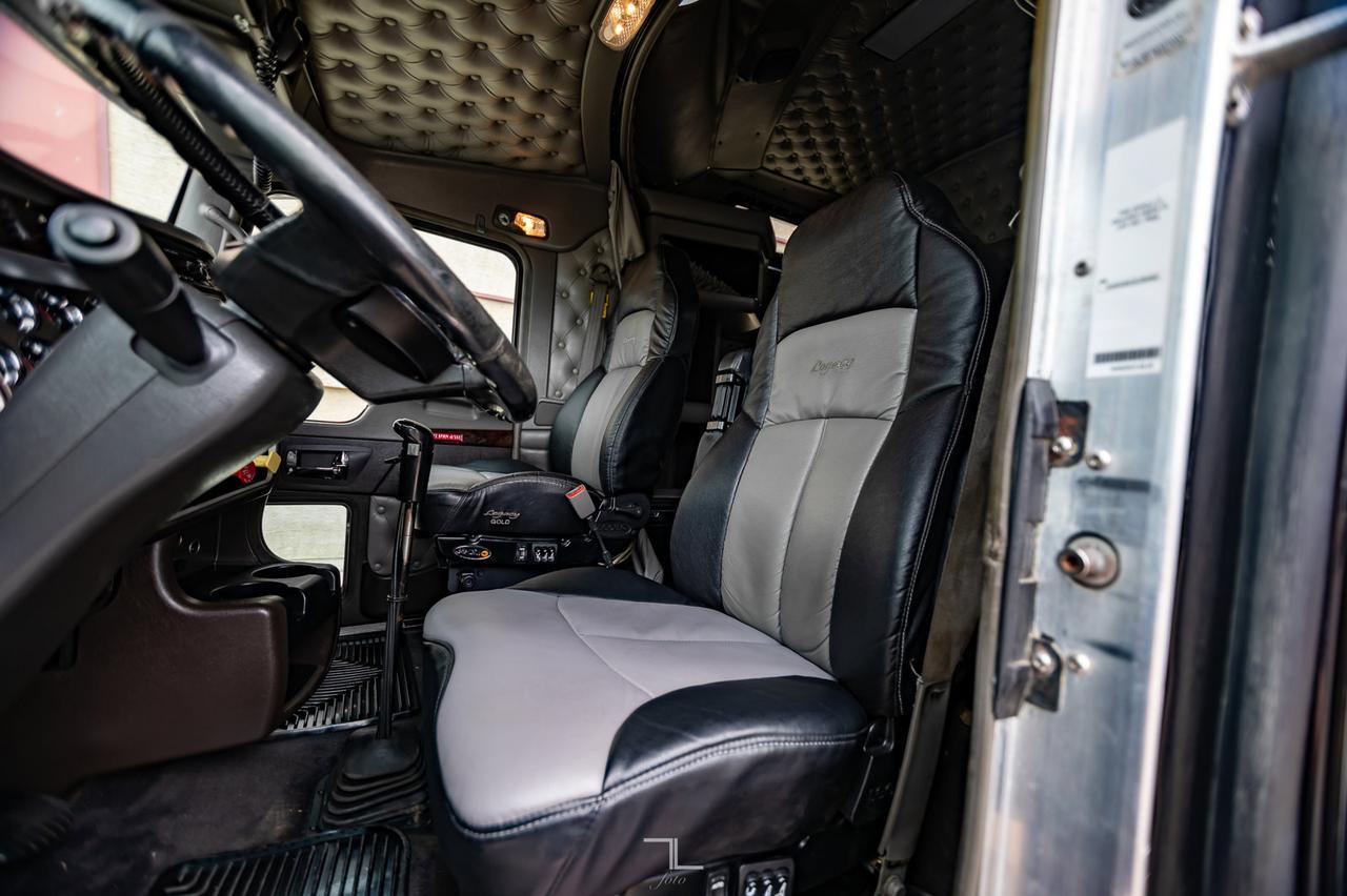 2014 Kenworth W-900 Tractor Sleeper Red Deer AB